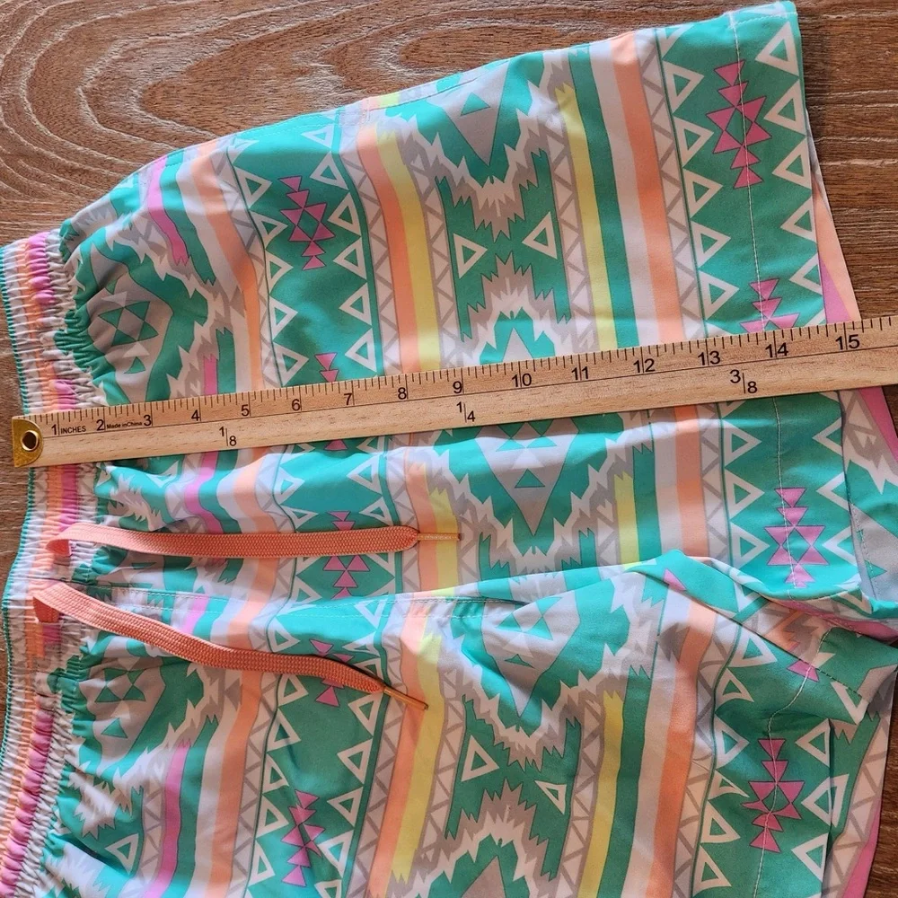 NWOT CHUBBIES Men’s‎ Size Small 5’5”Aztec Tribal Pastel Print Swim Shorts